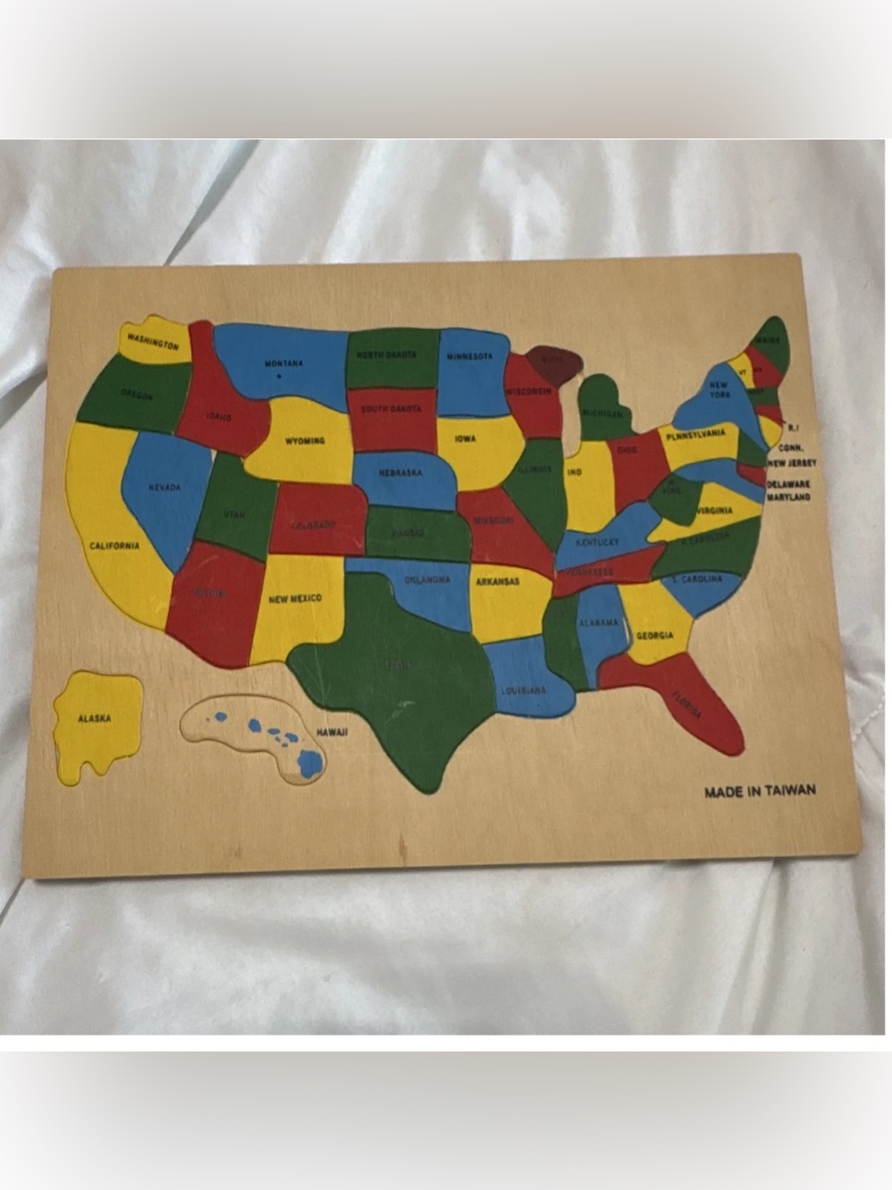 Vintage Wooden USA Map Puzzle - Colorful States